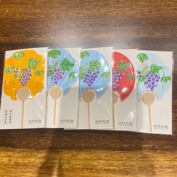 TIME AND PLACE Hand-Calligraphed Fan Bookmark‌此时此地纯手写书签 团扇小书签 葡萄 随机