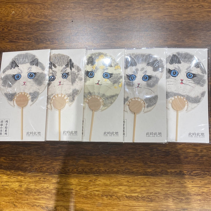 TIME AND PLACE Hand-Calligraphed Fan Bookmark‌此时此地纯手写书签 团扇小书签 猫 随机