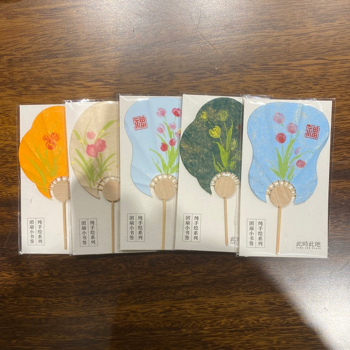 TIME AND PLACE Hand-Calligraphed Fan Bookmark‌此时此地纯手写书签 团扇小书签 郁金香 随机