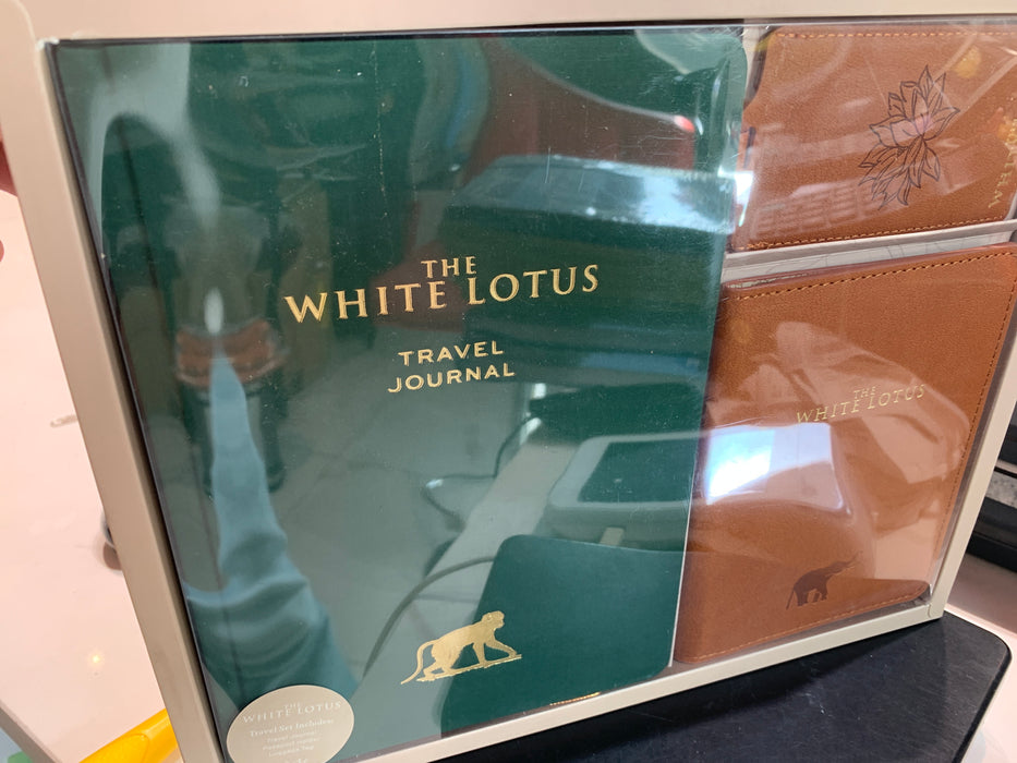 white lotus travel set