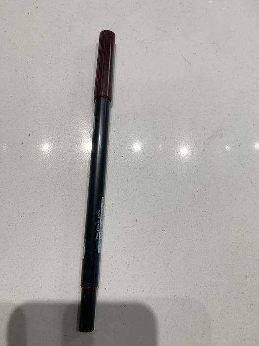 TOMBOW : DUAL TIP BLENDABLE BRUSH PEN : BROWN