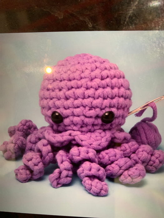 jerry the jellyfish crochet kit