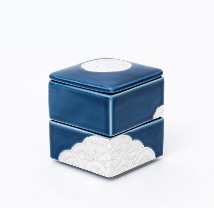 HANDCRAFTED DOUBLE-LAYERED BLUE AND SILVER CLOUDS DISH WITH LID GP-3B手工双层带盖蓝银云纹方碟