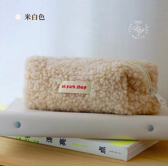 BENZSTORE Fluffy Pen Bag 本字时多 泰迪手感笔袋  羊毛茸茸超大容量丝滑内胆收纳包