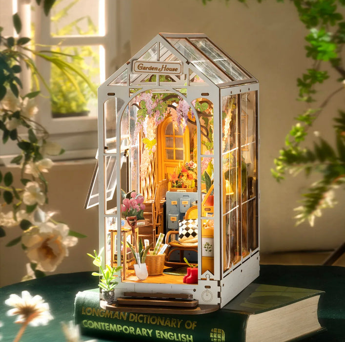 ROLIFE Book Nook Shelf Insert - Holiday Garden House TGB06 若来DIY手工拼装模型 假日花房