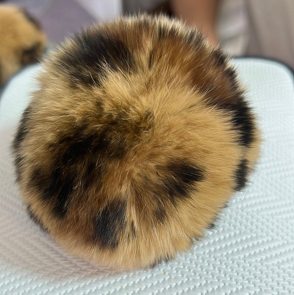 獭兔毛球挂饰心扣喷花深