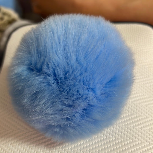 獭兔毛球挂饰心扣天蓝