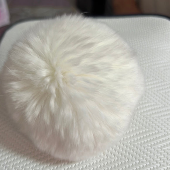 獭兔毛球挂饰心扣乳白