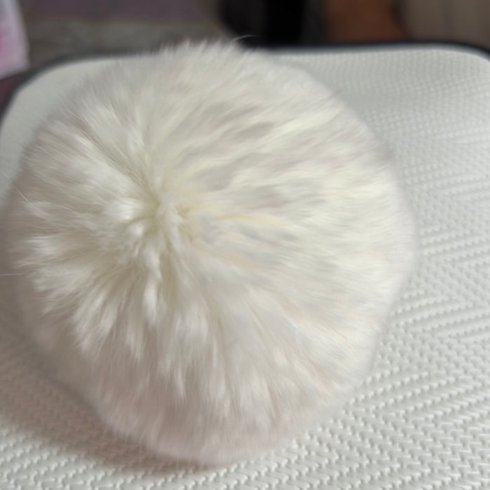 獭兔毛球挂饰心扣乳白