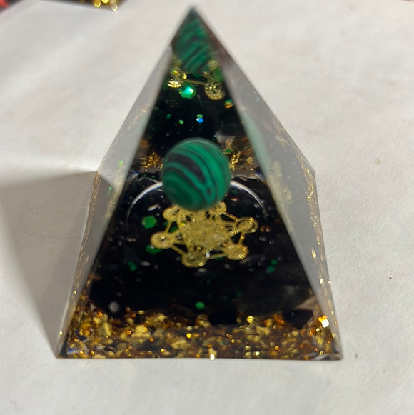 孔雀球水晶塔