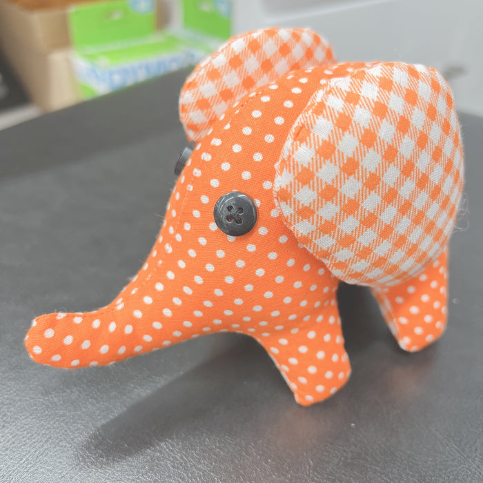 Handmade Fabric Elephant Plush Toy - Random Color 手工布艺小象玩偶 颜色随机