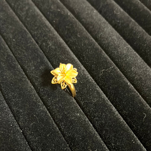 立体花朵老金戒指